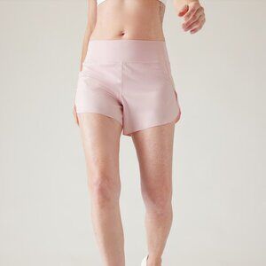 Athleta Run With It 4.5'' Short in Hydrangea Pink NWT